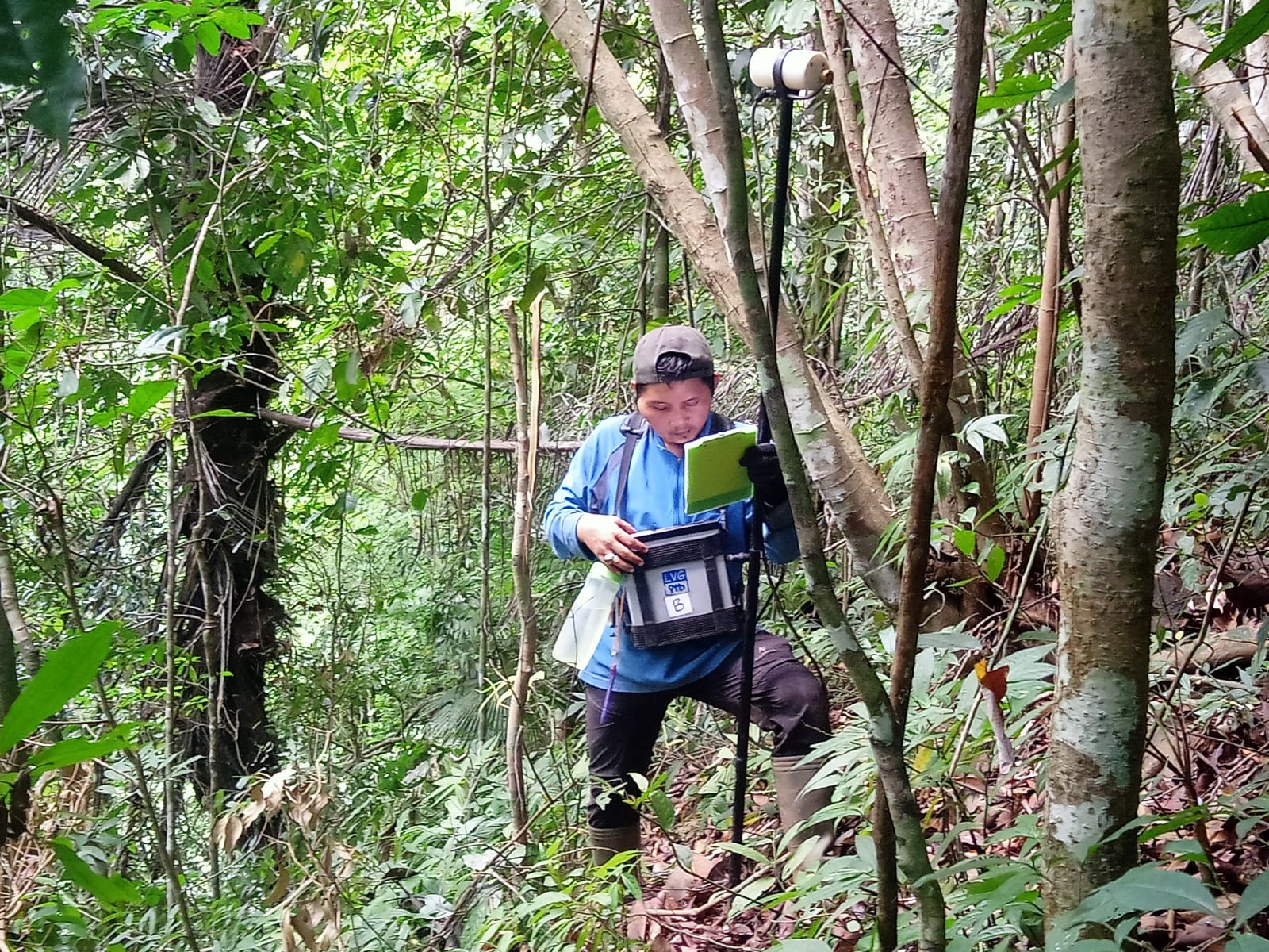 survey geomagnetik untuk eksplorasi emas lingkungan epitermal struktur geologi modeling 3 dimensi data magnet